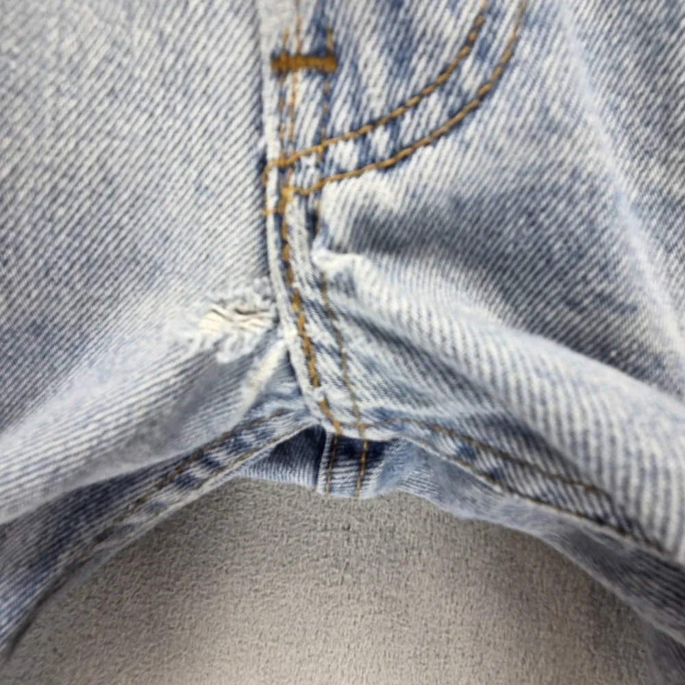Levis 11203 important